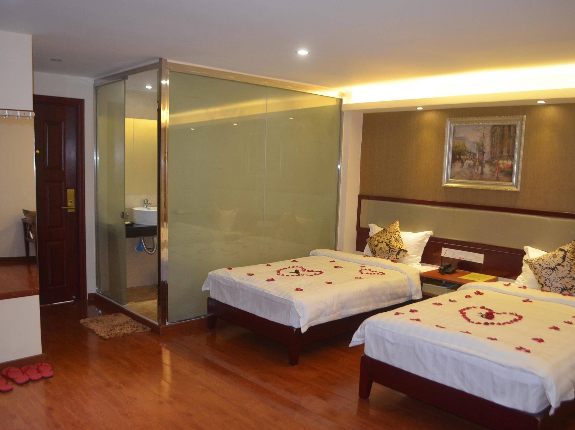 Good Luck Hotel ย่างกุ้ง ภายนอก รูปภาพ